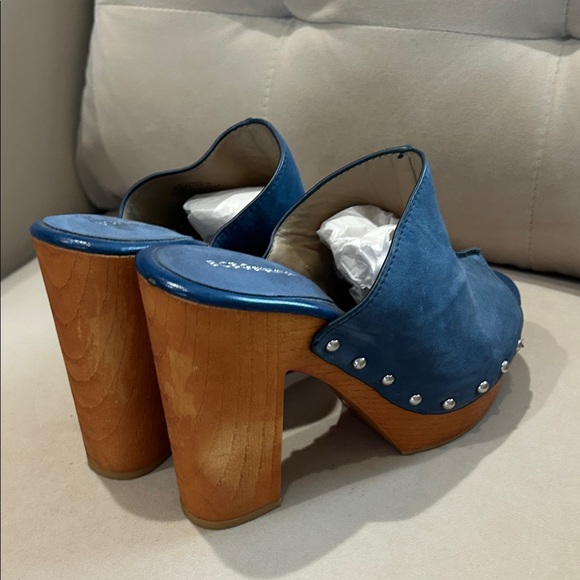 BCBGeneration Navy Leather Mules with Wooden Heel - Picture 6 of 10